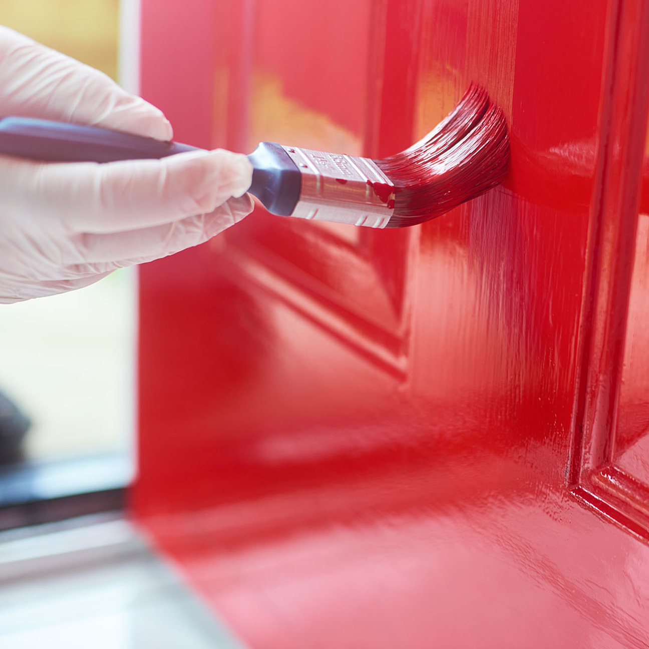 Vergleich von Dispersions- und Silikonharzfarbe